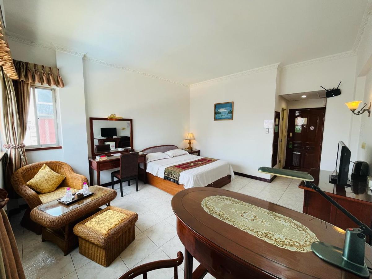 Chung Hsin Hotel 中信酒店 Πνομ Πενχ Εξωτερικό φωτογραφία