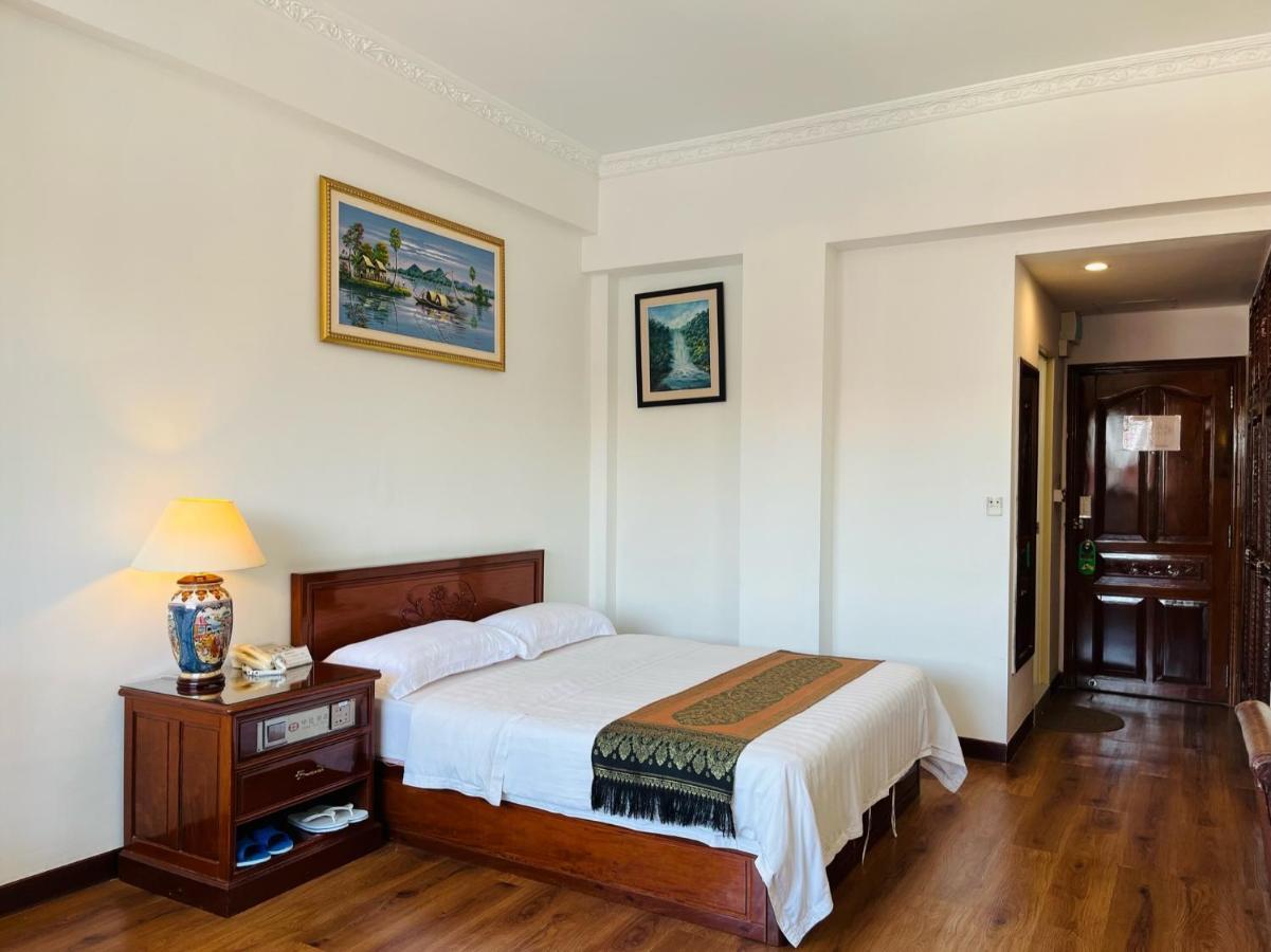 Chung Hsin Hotel 中信酒店 Πνομ Πενχ Εξωτερικό φωτογραφία